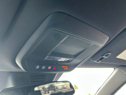 Used 2025 Chevrolet Equinox EV RS FWD image 27