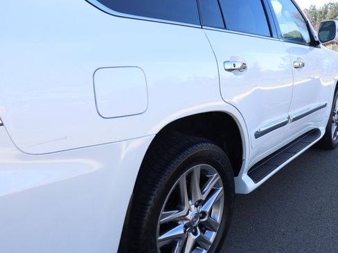 Used 2013 Lexus LX 570 4WD image 20