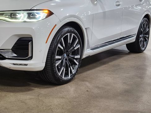 Used 2019 BMW X7 xDrive50i w/ Luxury Seating Package AWD/4WD image 17
