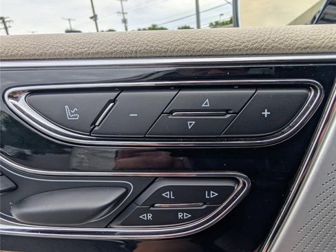 Used 2021 Lincoln Navigator Reserve w/ Luxury Package AWD/4WD image 22