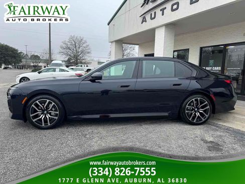 Used 2025 BMW 740i xDrive AWD/4WD image 8