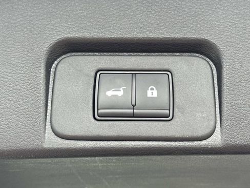 Certified 2025 Nissan Rogue SV FWD image 13