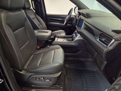 Used 2023 GMC Yukon XL Denali w/ Denali Reserve Package AWD/4WD image 16