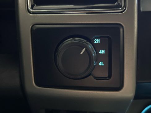 Used 2021 Ford F350 Lariat image 15