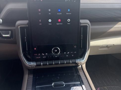 Used 2025 GMC Yukon Denali w/ Denali Reserve Package AWD/4WD image 24