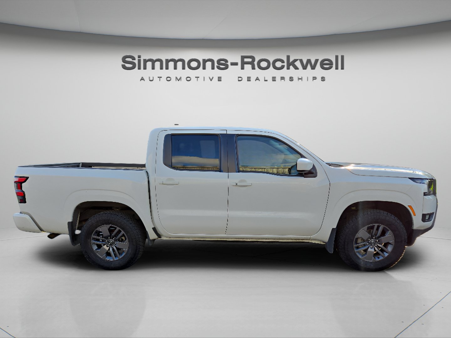 Used 2025 Nissan Frontier SV w/ SV Convenience Package AWD/4WD image 6