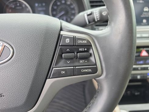 Used 2018 Hyundai Elantra Value Edition FWD image 31