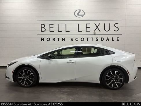 Used 2023 Toyota Prius Prime FWD image 8