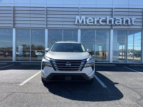 Certified 2025 Nissan Rogue SV AWD/4WD image 3