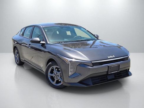 New 2026 Kia K4 FWD image 1