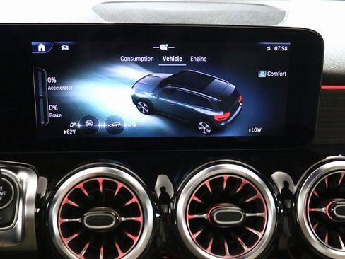 Certified 2025 Mercedes-Benz GLB 250 4MATIC image 25