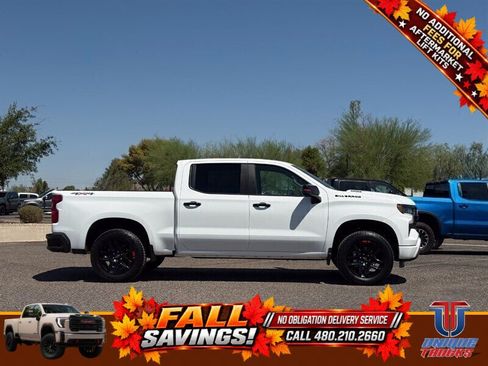 Used 2023 Chevrolet Silverado 1500 RST w/ Redline Edition AWD/4WD image 5