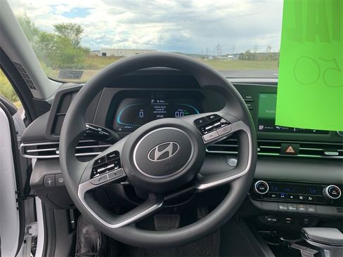 New 2025 Hyundai Elantra Blue image 7