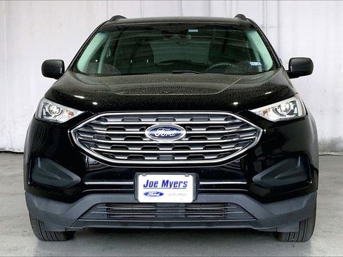 Used 2020 Ford Edge SE image 3