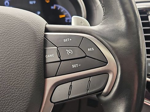 Used 2020 Jeep Grand Cherokee Overland AWD/4WD image 28