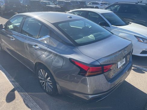 Used 2024 Nissan Altima 2.5 SV w/ SV Premium Package image 4