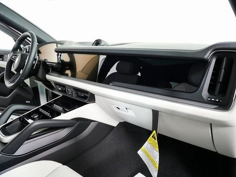 New 2026 Porsche Cayenne Coupe image 26