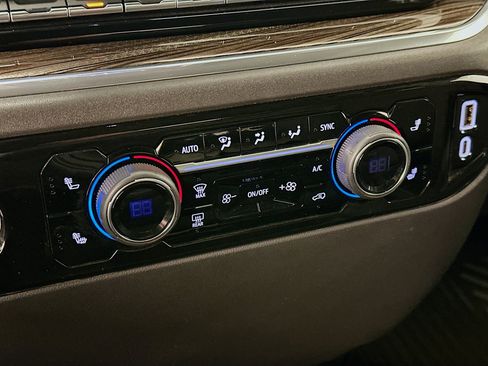 Used 2023 Chevrolet Silverado 1500 LT image 24