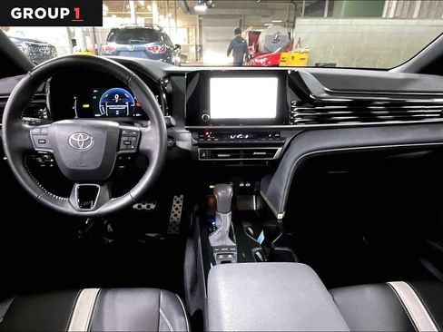 Used 2025 Toyota Camry SE w/ Convenience Package AWD/4WD image 16