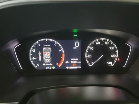 Used 2025 Honda Pilot Touring image 18
