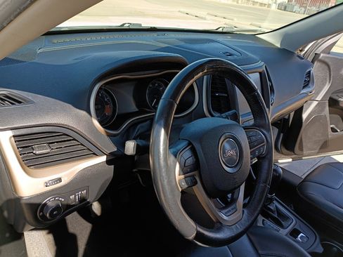 Used 2014 Jeep Cherokee Limited w/ Technology Group image 23