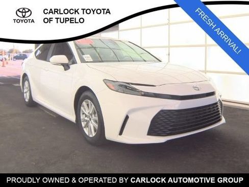 Used 2025 Toyota Camry LE w/ Convenience Package FWD image 3