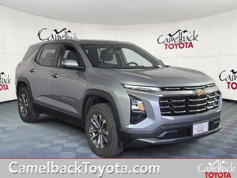Used 2025 Chevrolet Equinox LT FWD image 1