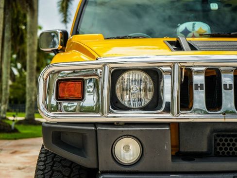 Used 2003 HUMMER H2 w/ Preferred Equipment Group image 98