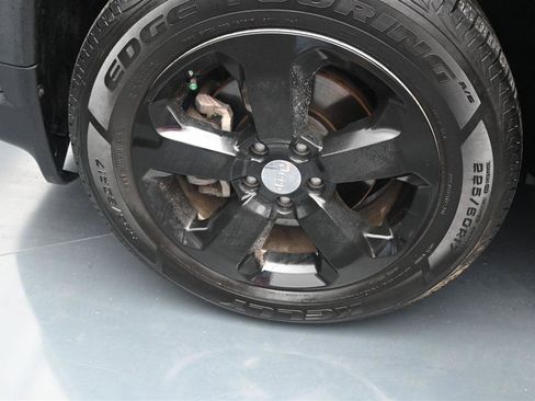 Used 2019 Jeep Compass Latitude AWD/4WD image 16