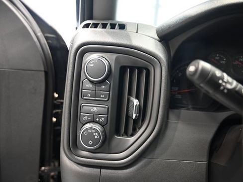 Used 2022 Chevrolet Silverado 1500 Custom Trail Boss AWD/4WD image 22