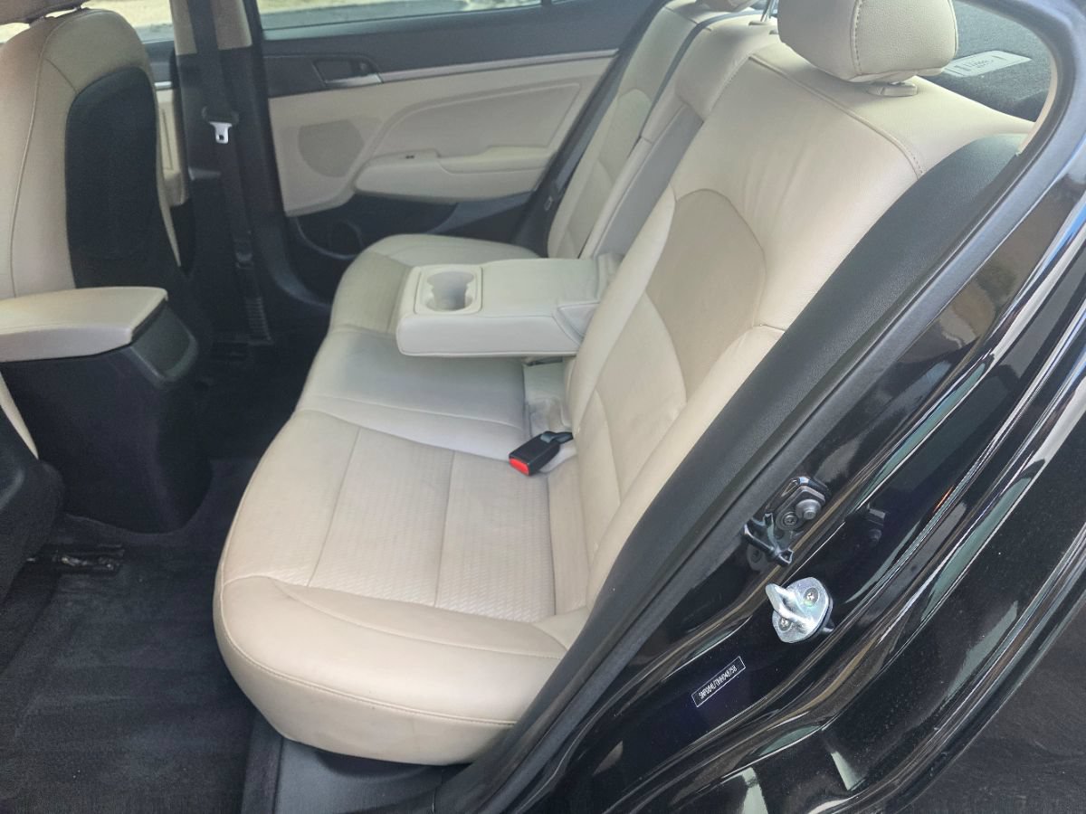 Used 2017 Hyundai Elantra Limited FWD image 21