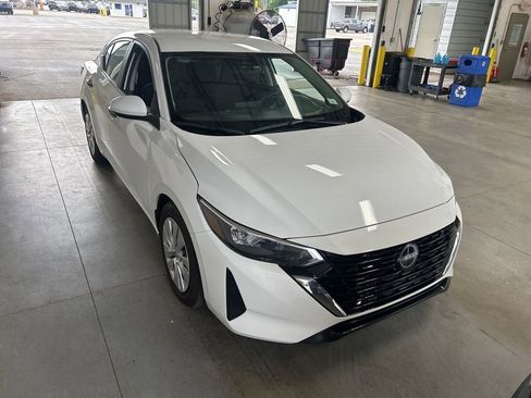 Used 2025 Nissan Sentra S FWD image 1