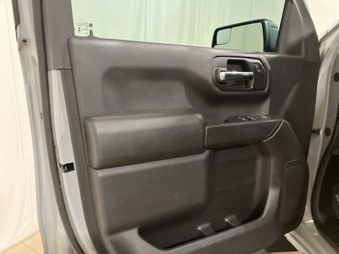 Used 2024 Chevrolet Silverado 1500 Custom Trail Boss w/ Turbomax Blackout Package image 9