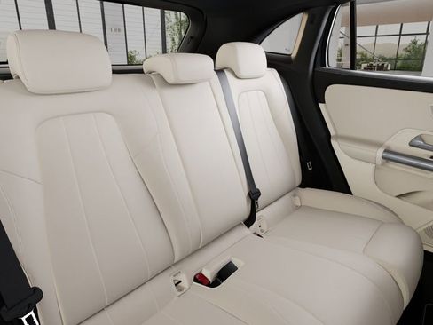 New 2026 Mercedes-Benz GLA 250 image 40