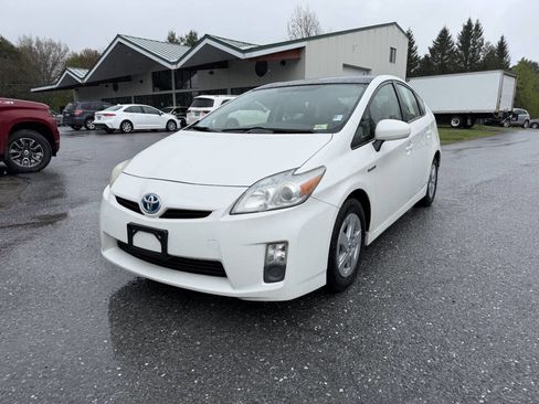 Used 2011 Toyota Prius Three w/ Solar Roof Pkg FWD image 1