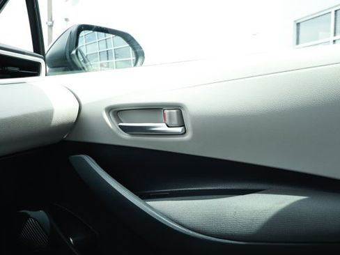 Used 2020 Toyota Corolla LE FWD image 24