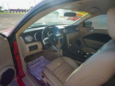 Used 2006 Ford Mustang GT Premium image 12