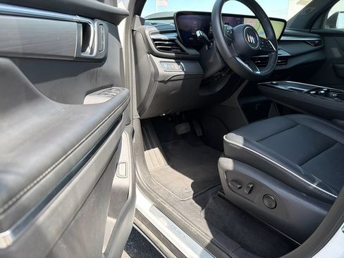 Used 2025 Buick Enclave Preferred FWD image 26