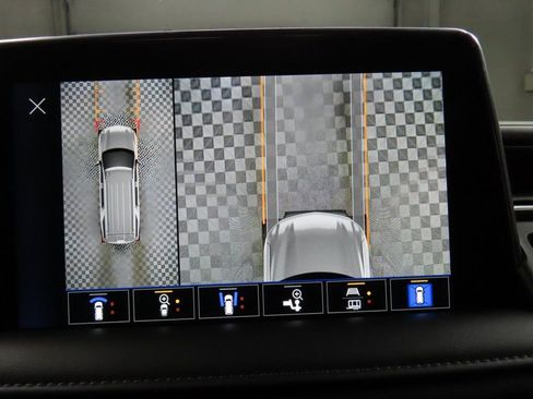 Used 2024 Chevrolet Tahoe LT w/ Luxury Package image 17