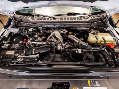 Used 2023 Ford F450 Platinum w/ Snow Plow Prep Package image 31