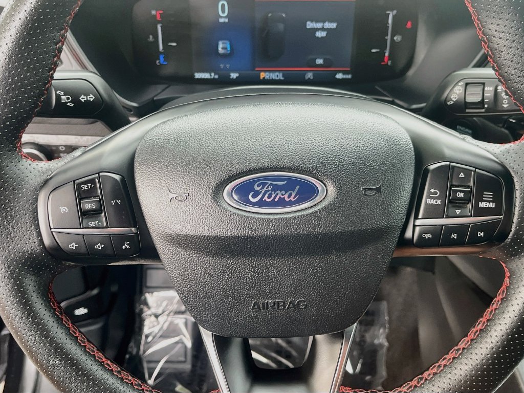 Used 2025 Ford Escape ST-Line Select AWD/4WD image 11