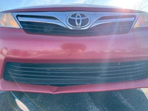 Used 2012 Toyota Camry LE image 27