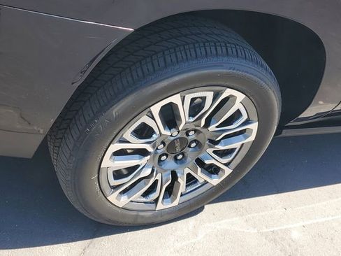 Certified 2023 GMC Yukon XL Denali Ultimate AWD/4WD image 5