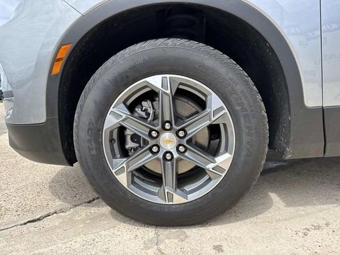 Used 2025 Chevrolet Blazer LT FWD image 19