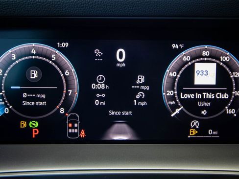 New 2026 Volkswagen Tiguan SE R-Line FWD image 40