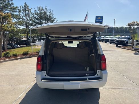 Used 2018 Chevrolet Suburban Premier image 14