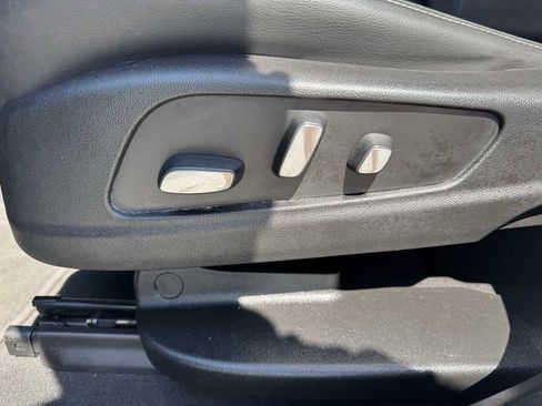 Used 2020 Cadillac XT6 Premium Luxury FWD image 17