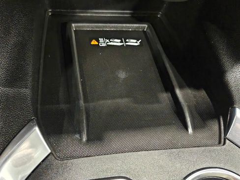 Used 2022 Chevrolet Traverse LT image 10