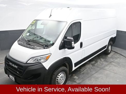 Used 2025 RAM ProMaster 2500 w/ Convenience Group image 25