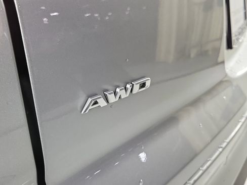 Used 2024 Cadillac XT4 Premium Luxury AWD/4WD image 5